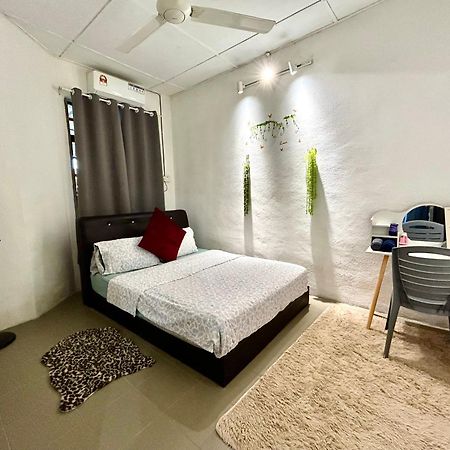 Entire 33 Cozy House • 3 Bedroom @ Alma Bukit Mertajam Eksteriør bilde