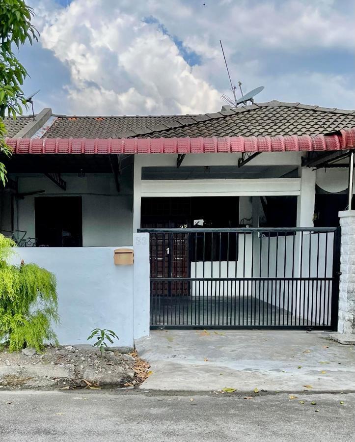 Entire 33 Cozy House • 3 Bedroom @ Alma Bukit Mertajam Eksteriør bilde